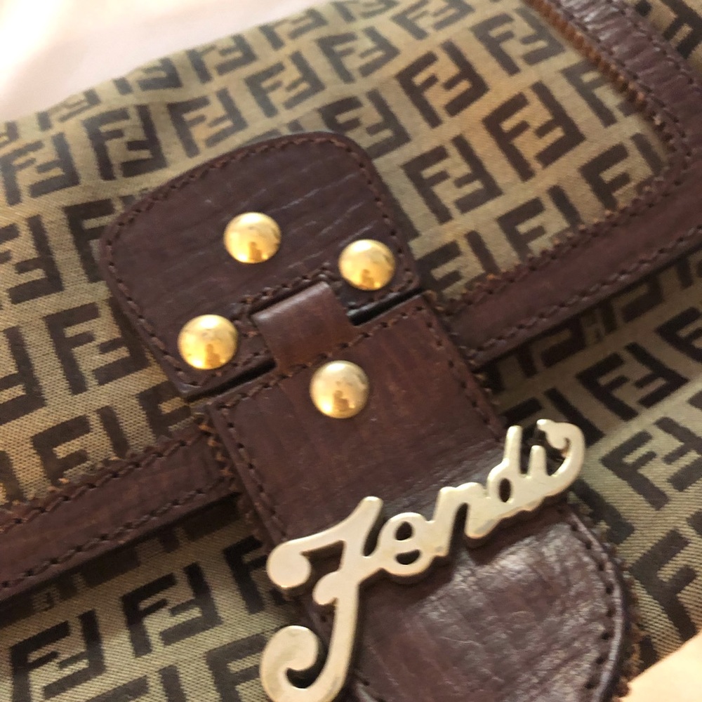 Beautiful Fendi shoulder bag.